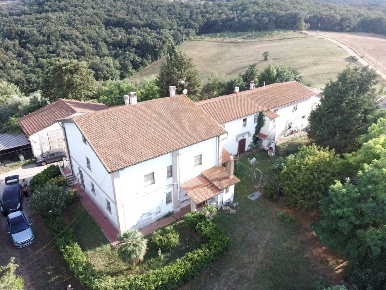 Foto Appartamento a Collesalvetti di 300 m² con 10 locali in vendita