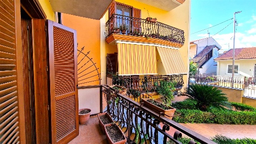 Foto Appartamento in viale ciliegi, Carinola Casale di 115 m² con 3 locali