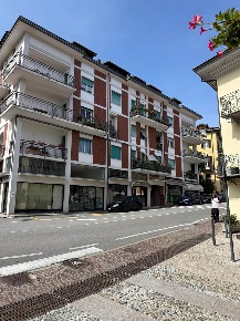 Foto Appartamento in Via Stazione, Baveno Centro di 90 m² con 5 locali
