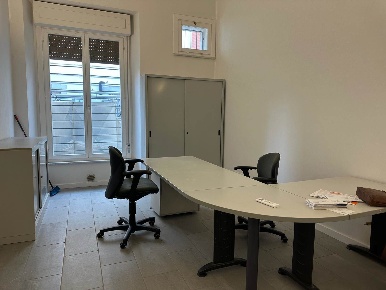 Foto Ufficio a Livorno Pontino - Bastia di 60 m² con 3 locali in vendita