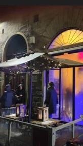 Foto Attività commerciale a Firenze San Frediano di 200 m² con 4 locali