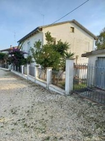 Foto Casa indipendente a Civitanova Marche di 200 m² con 9 locali