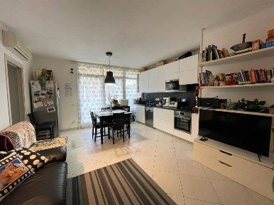 Foto Appartamento a Cecina Cecina Centro di 78 m² con 4 locali in vendita