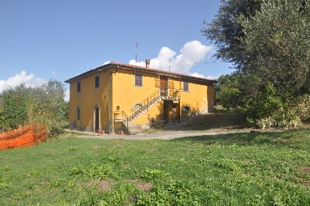 Foto Rustico in Strada del Palagetto, Pomarance di 350 m² con 14 locali