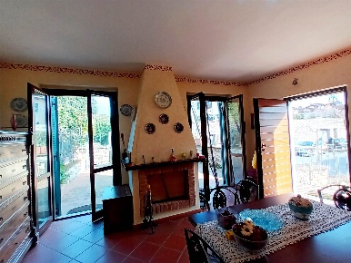 Foto Appartamento a Cetona Centro di 90 m² con 6 locali in vendita