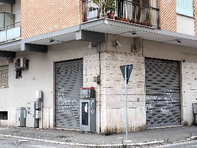 Foto Locale commerciale in via giustiniano 52, Latina Centro di 60 m²
