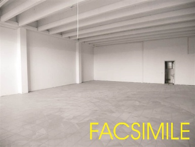 Foto Capannone industriale a Prato Tavola di 220 m² con 1 locali in vendita