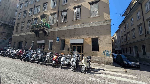 Foto Garage a Trieste Largo Barriera - Ospedale Maggiore di 20 m²
