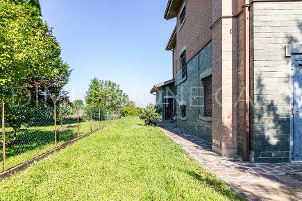 Foto Casa indipendente a Soliera di 267 m² con 8 locali in vendita