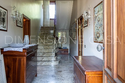 Foto Casa indipendente a Soliera di 376 m² con 8 locali in vendita