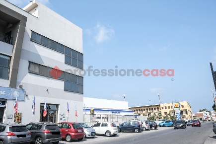 Foto Ufficio in Via Acqueviole 88, Milazzo di 100 m² con 4 locali
