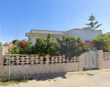 Foto Villa unifamiliare in Via V. Monti 12, Maruggio Centro di 179 m²