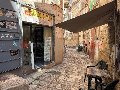 Foto Magazzino in Via Cava 124, Taranto Isola - Città Vecchia di 33 m²