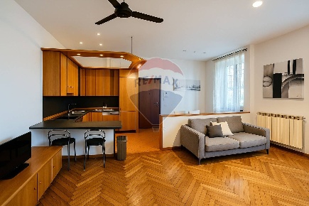 Foto Appartamento in Via Comasina, Milano Comasina di 79 m² con 3 locali