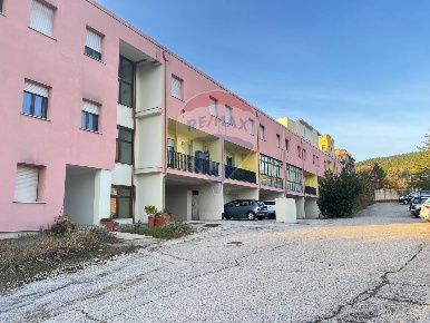 Foto Appartamento in VIA GUGLIELMO MARCONI, L'Aquila di 90 m² con 5 locali