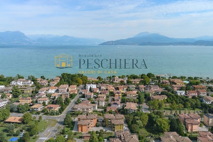 Foto Appartamento in Via Tintoretto, Sirmione di 65 m² con 2 locali