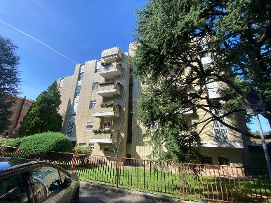 Foto Appartamento in Via Pellizzari, Vimercate Semicentro di 94 m²