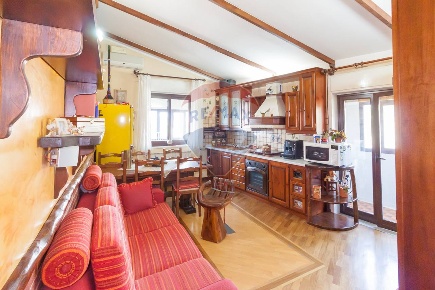 Foto Attico in Via Paternò, Ragalna di 150 m² con 5 locali in vendita