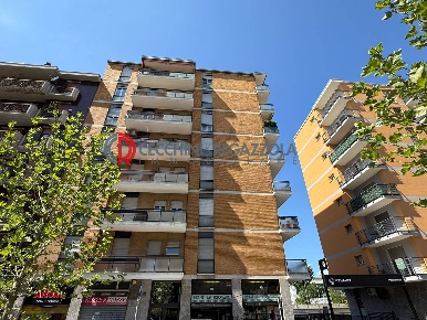 Foto Appartamento in Via Lorenteggio, Milano Tripoli - Soderini di 94 m²