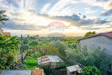 Foto Case semi ndipendenti in Via Paternò, Ragalna di 160 m² con 5 locali