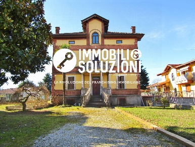 Foto Villa singola in Silvio Penati, Medolago di 480 m² con 6 locali