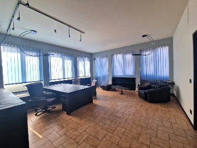 Foto Ufficio a Pistoia di 180 m² con 6 locali in affitto