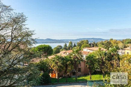 Foto Villa singola in via prada, Comerio di 461 m² con 8 locali in vendita