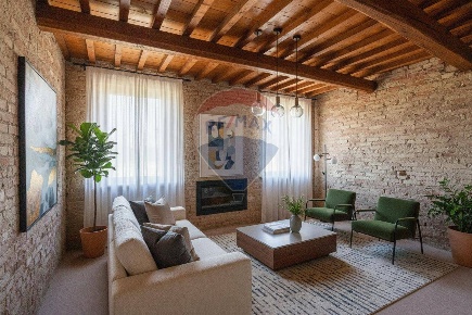 Foto Casa indipendente a Viadana di 200 m² con 6 locali in vendita