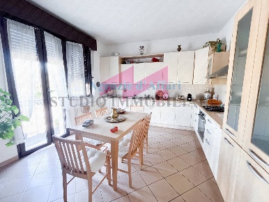 Foto Appartamento in Viale Rinascita, Sermide e Felonica di 87 m²