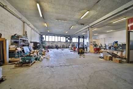 Foto Capannone industriale a Brugherio Centro di 400 m² in vendita