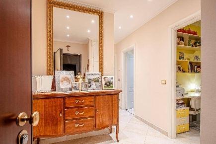 Foto Appartamento in Via Braie, Bordighera Centro di 70 m² con 3 locali