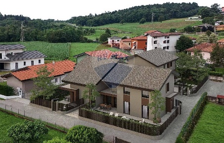 Foto Villa singola in Via cesarina monti, Arcisate Centro di 180 m²