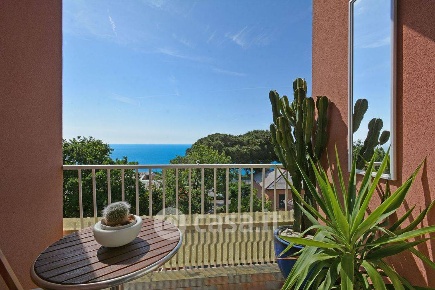 Foto Appartamento in Via Agave, Varazze Sant'Ambrogio di 88 m² con 4 locali