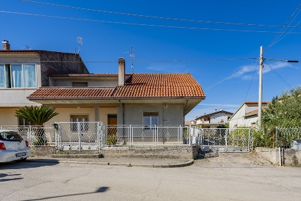 Foto Villa bifamiliare in Via Sagittario 11, Chieti Guadagna di 118 m²