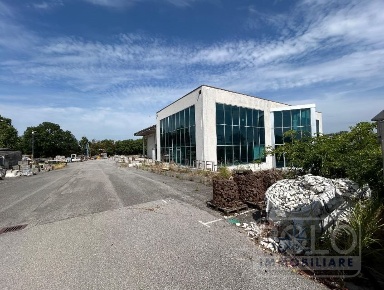 Foto Capannone industriale in VIA SAN ROCCO, Fiesse Centro di 2805 m²