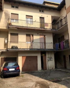 Foto Appartamento in Via Bianchi, Caronno Varesino di 54 m² con 3 locali