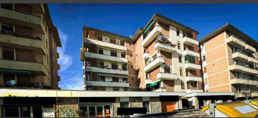 Foto Appartamento in Via Kyoto, Firenze Europa di 94 m² con 6 locali