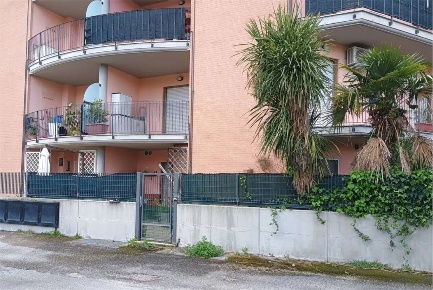 Foto Appartamento in Via Alessandro Manzoni, Pedaso di 74 m² con 4 locali