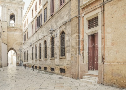 Foto Casa indipendente in Via Colonne 1, Brindisi Centro Storico di 370 m²