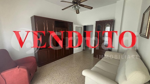 Foto Appartamento in Via Perosi 6, Abbiategrasso di 85 m² con 3 locali