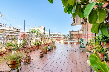 Foto Attico in Via Caio Canuleio 58, Roma Cinecittà di 168 m² con 4 locali