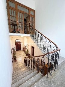 Foto Villa unifamiliare a Cecina Cecina Centro di 250 m² con 9 locali