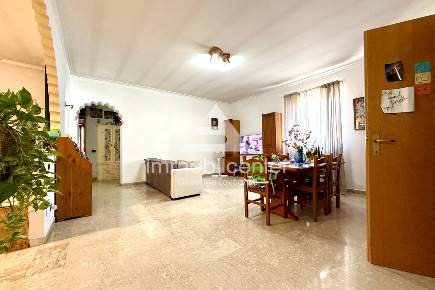 Foto Appartamento in via Fratelli Rosselli 8, Lariano Centro di 279 m²