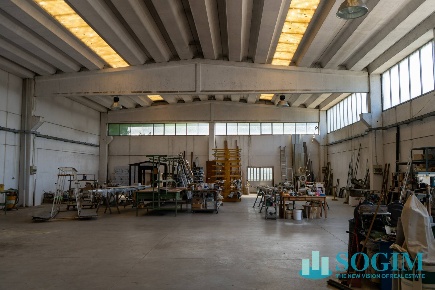 Foto Capannone industriale in Via  Guglielmetti, Mozzate di 900 m²