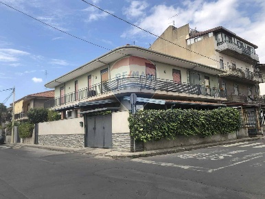 Foto Appartamento in Via Carmelo di Stefano, Misterbianco Centro di 120 m²