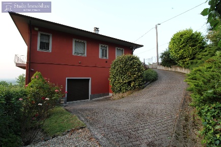 Foto Villa unifamiliare in Frazione Casa Bianca, Montù Beccaria Casa Bianca