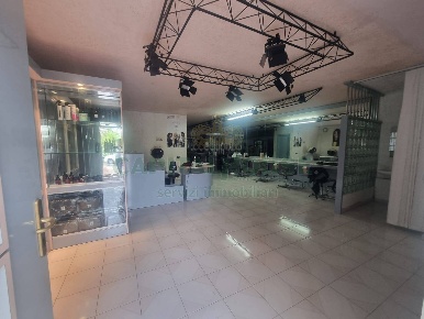 Foto Locale commerciale in via Nuova, Montoro Banzano di 90 m² con 2 locali