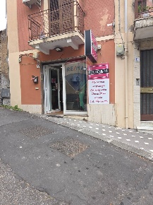 Foto Attività commerciale in piazza vittorio veneto, Sant'Agata li Battiati