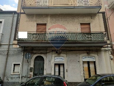 Foto Appartamento in Via Fallica, Paternò di 79 m² con 3 locali in vendita