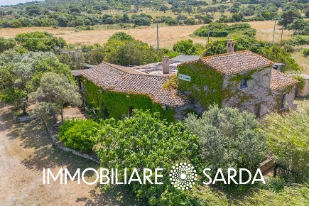 Foto Villa singola in SS 133 - Loc. Scopa, Palau di 460 m² con 5 locali